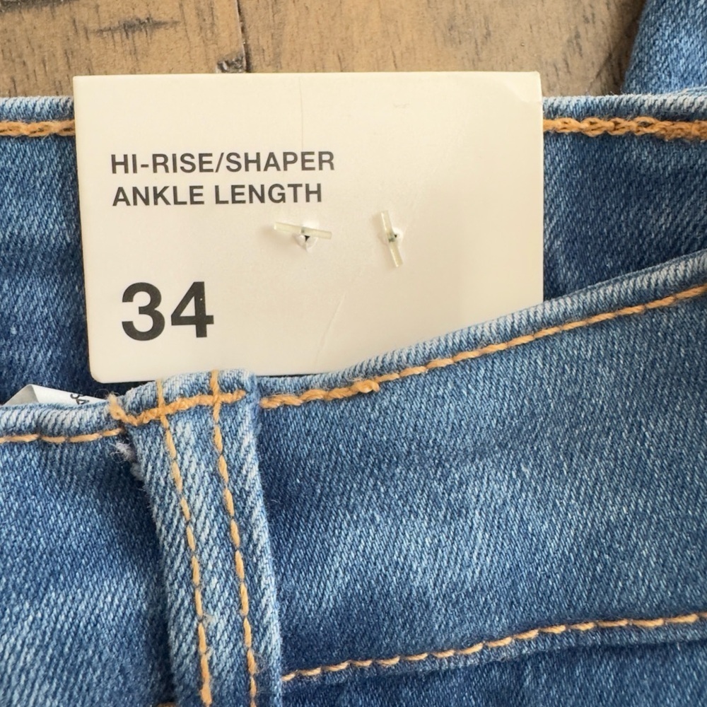 Zara Women's Skinny Jeans in Classic Blue - Picture 5 of 6